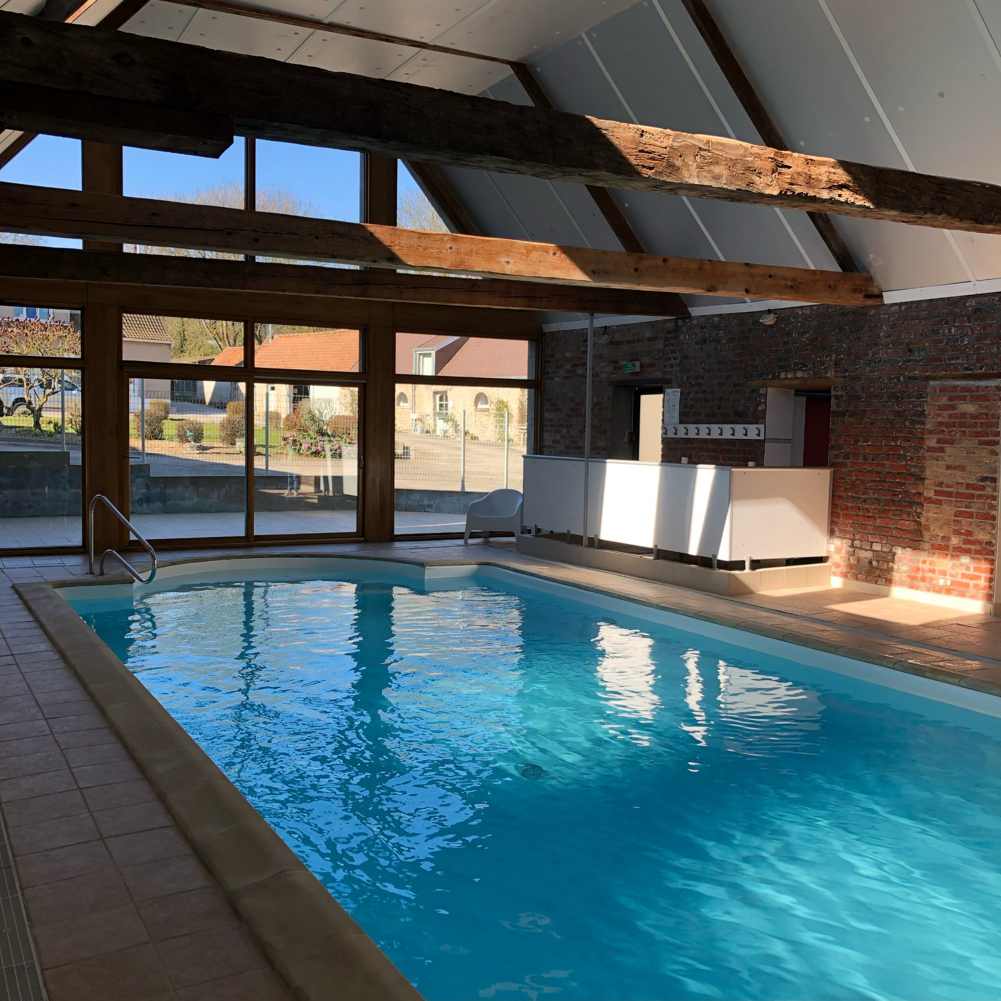Piscine couverte et chauffée - Vue 2